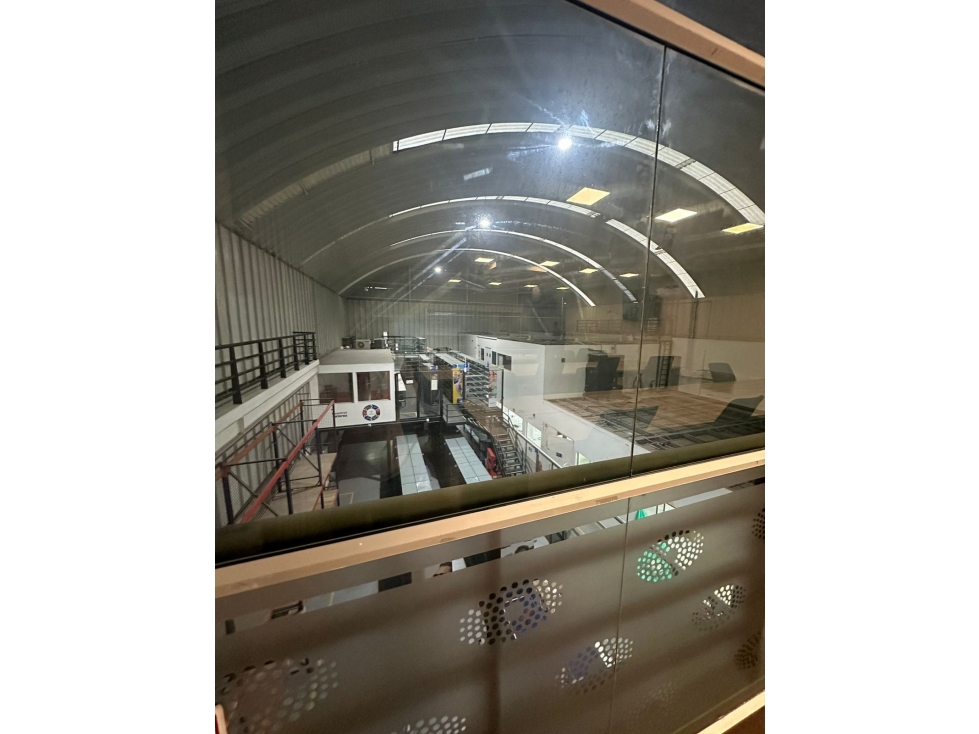 ARRIENDO BODEGA TOBERIN INDUSTRIAL — foto 4