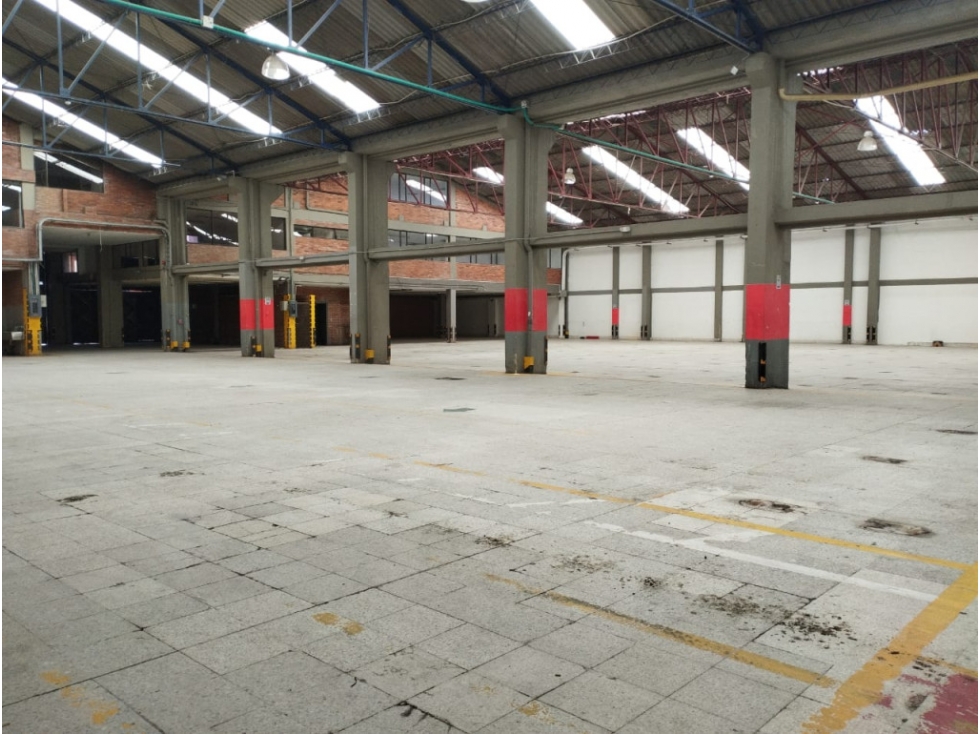 ARRIENDO BODEGA AUTOPISTA SUR AV K68 — foto 4