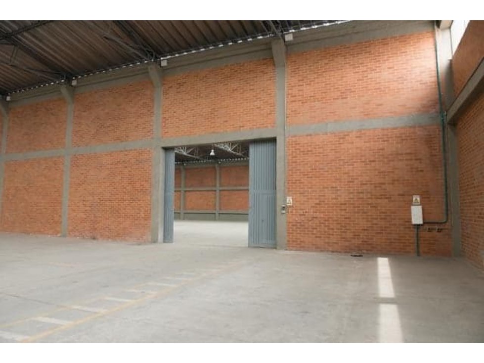 ARRIENDO BODEGA INDUSTRIAL 4.000 M2 AUTOPISTA SUR OPERATIVA — foto 2