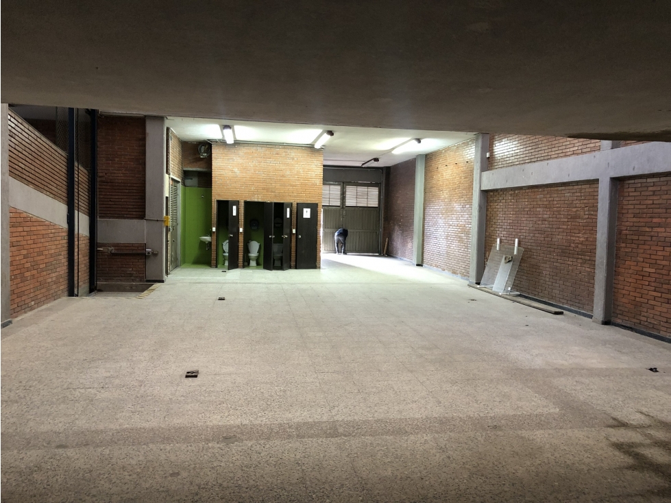 ARRIENDO EDIFICIO BODEGA MONTEVIDEO OPERATIVO — foto 4