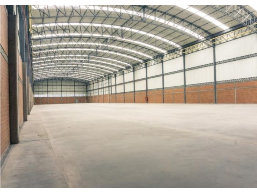 ARRIENDO BODEGA FONTIBON INDUSTRIAL 10 MINUTOS AEROPUERTO — foto 5