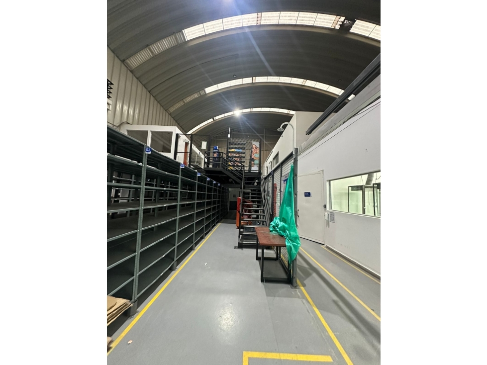 ARRIENDO BODEGA TOBERIN INDUSTRIAL — foto 5