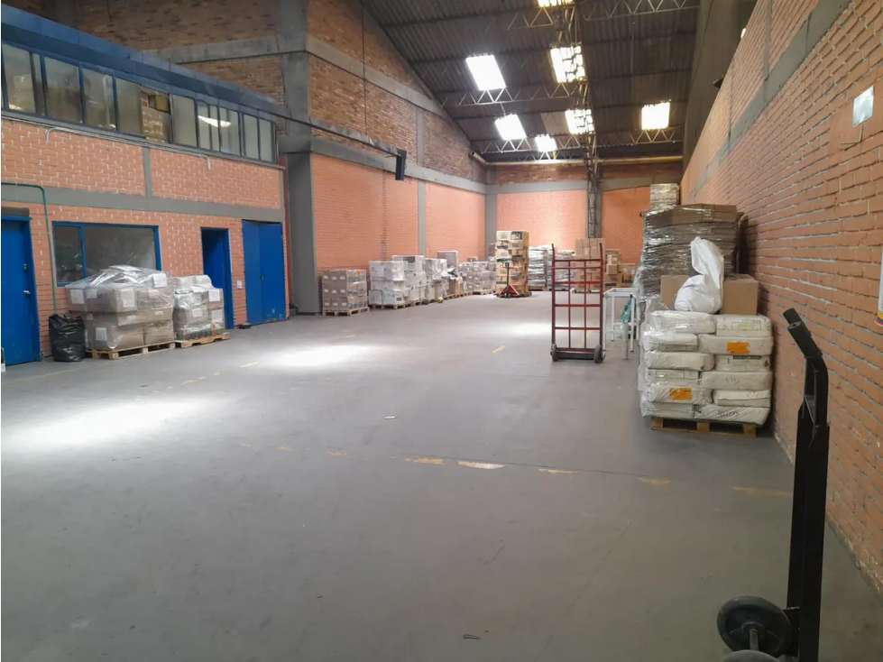 ARRIENDO BODEGA CEDI INDUSTRIAL OPERATIVA MONTEVIDEO — foto 2