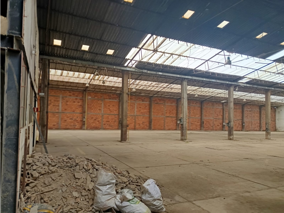 ARRIENDO BODEGA INDUSTRIAL SOACHA - 2