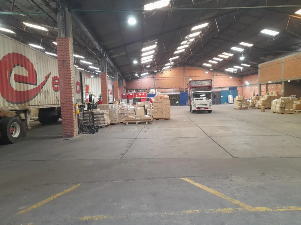 ARRIENDO BODEGA CEDI INDUSTRIAL OPERATIVA MONTEVIDEO — foto 3
