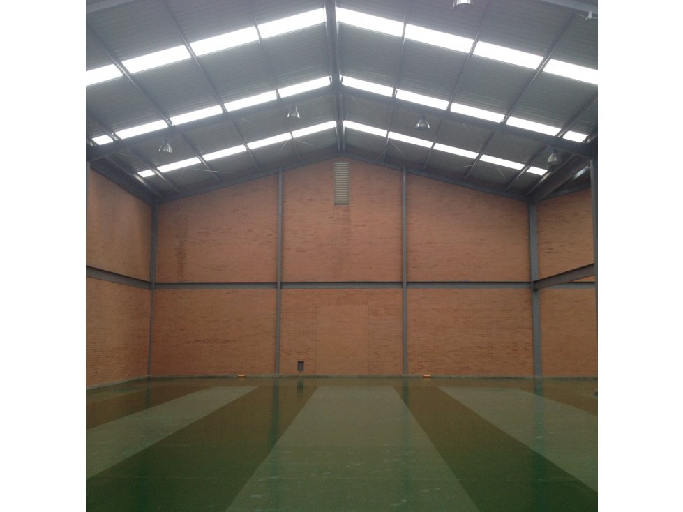ARRIENDO BODEGA FONTIBON INDUSTRIAL — foto 2
