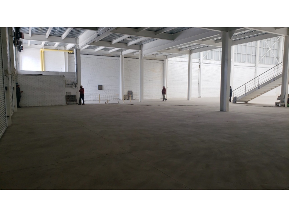 ARRIENDO BODEGA PUENTE ARANDA INDUSTRIAL — foto 4