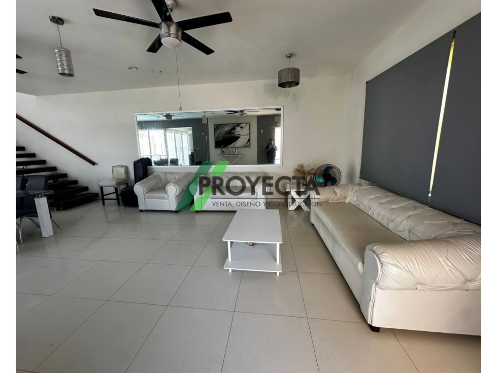 BELLA CASA CON ALBERCA EN FRACC FUNDADORES — foto 4