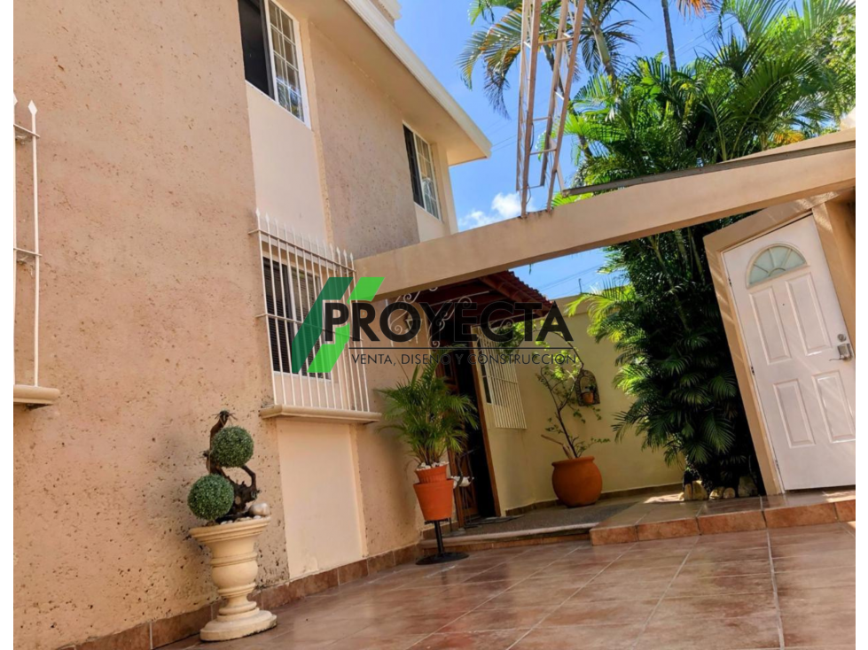 CASA EN VENTA EN LA COLONIA ALTAVISTA - 2