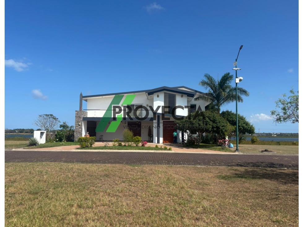 BELLA RESIDENCIA EN VENTA EN LAGUNAS DE MIRALTA - 1