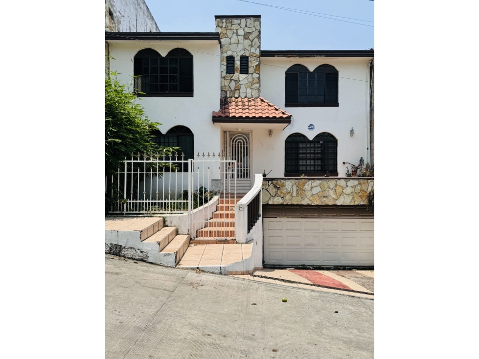 CASA EN VENTA 3 NIVELES COL. UNIVERSIDAD PONIENTE - 1