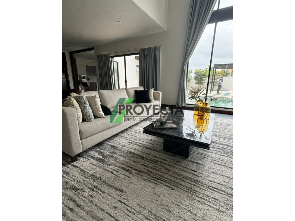 EN VENTA CASA EN LAGUNAS DE MIRALTA - 1