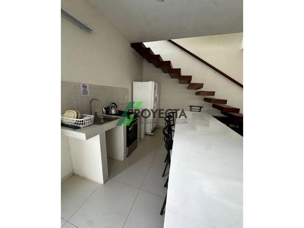 BELLA CASA CON ALBERCA EN FRACC FUNDADORES — foto 6