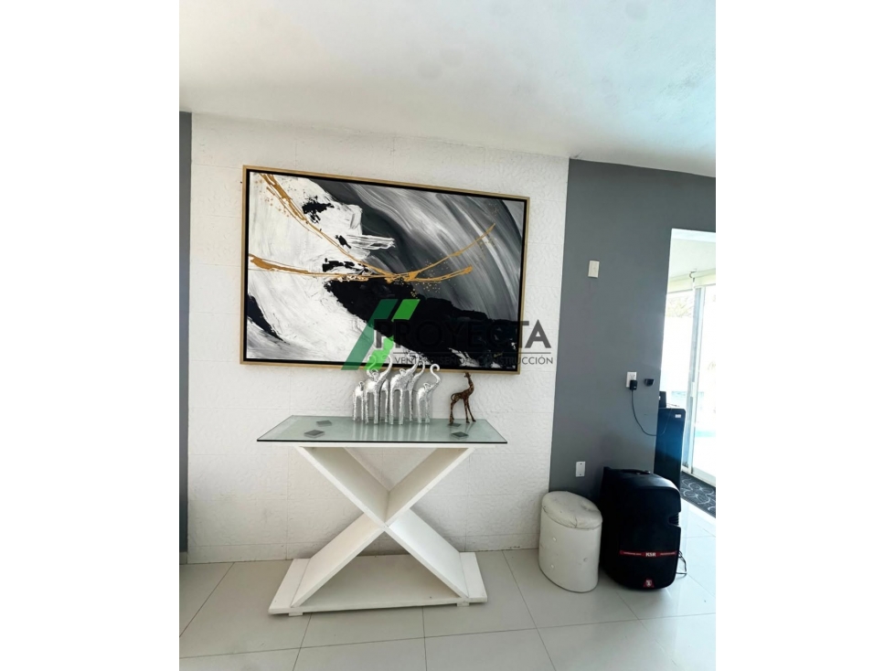 BELLA CASA CON ALBERCA EN FRACC FUNDADORES — foto 3