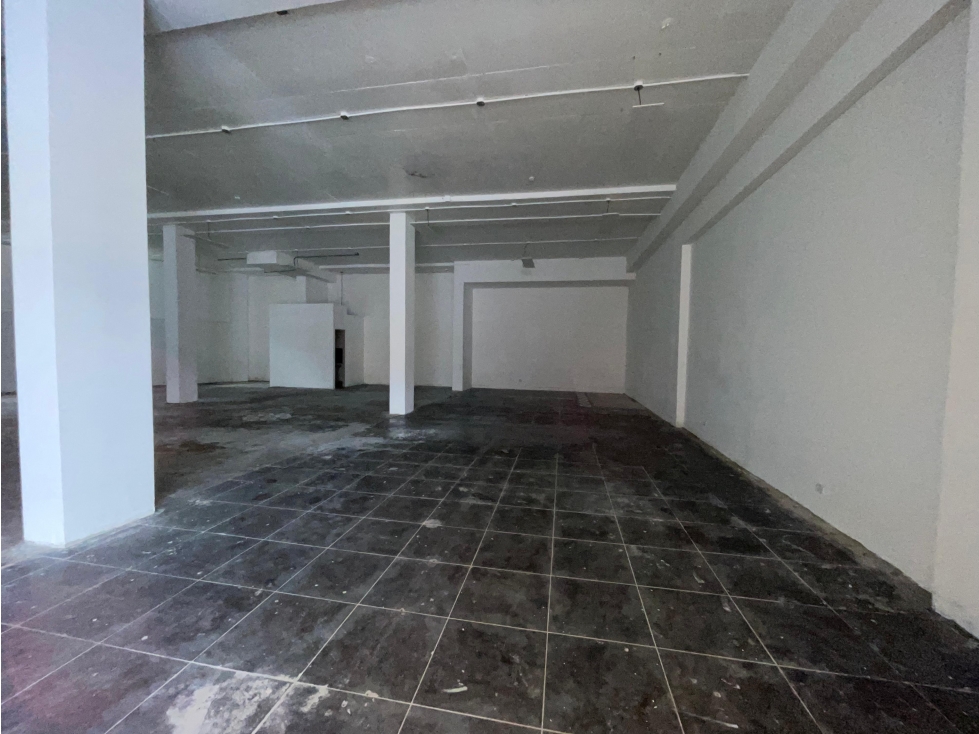 ALQUILER LOCAL BRISAS DEL GOLF — foto 5