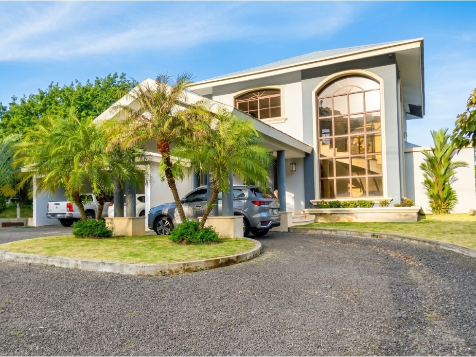 VENTA CASA LAS CUMBRES