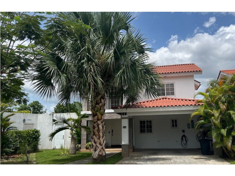 VENTA CASA QUINTAS DE VERSALLES