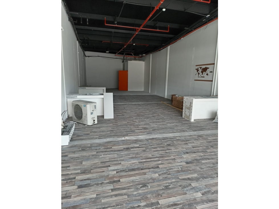 ALQUILER LOCAL BRISAS DEL GOLF — foto 3