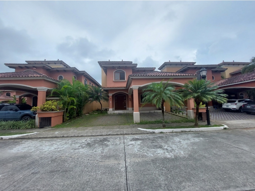 VENTA CASA COSTA SUR PH EL DORAL