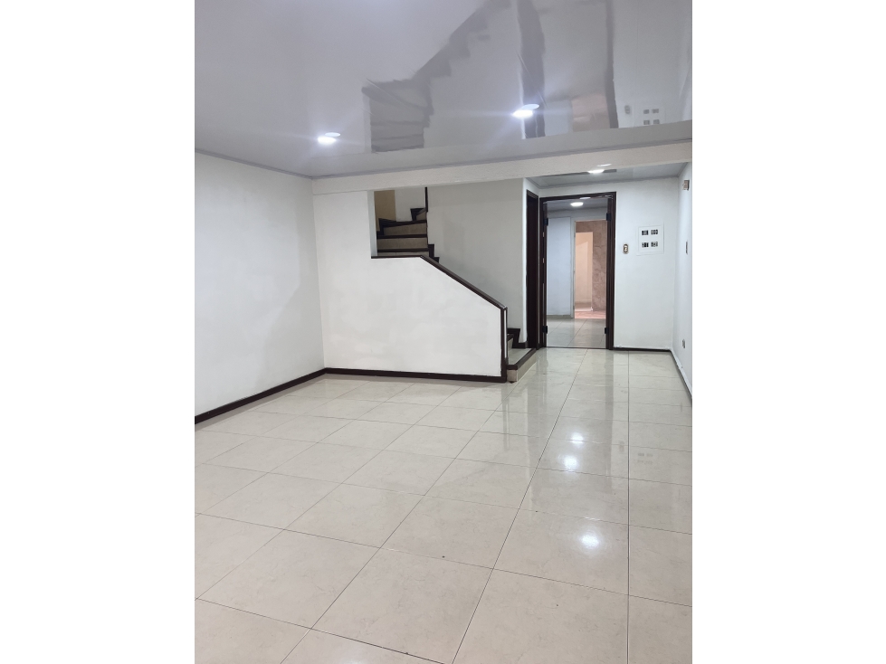 CASA ARRIENDO UBICADA EN MARSELLA — foto 2