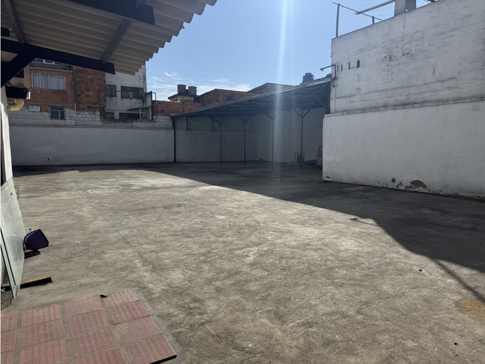 LOTE COMERCIAL EN ARRIENDO — foto 3