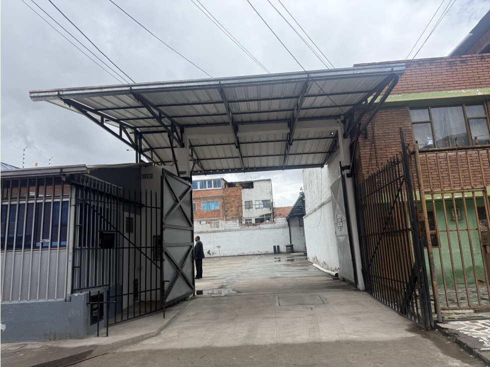 LOTE COMERCIAL EN ARRIENDO