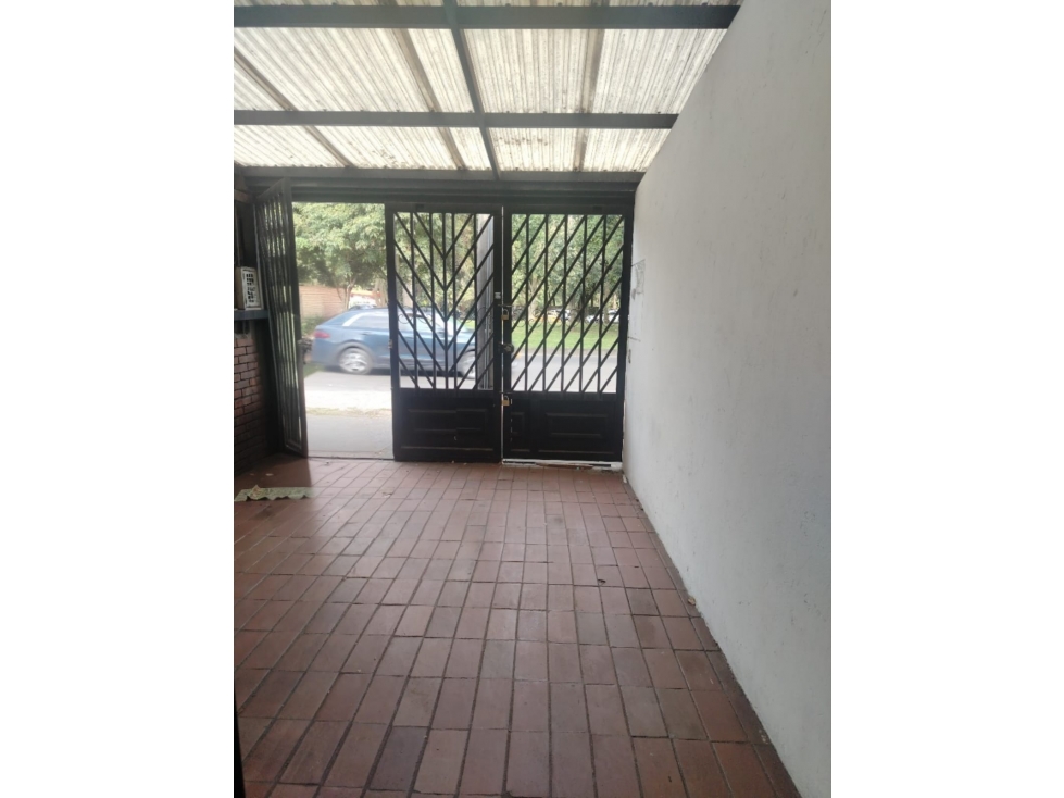 SE VENDE CASA COMERCIAL Y VIVIENDA EN NORMANDIA ENGATIVA — foto 4