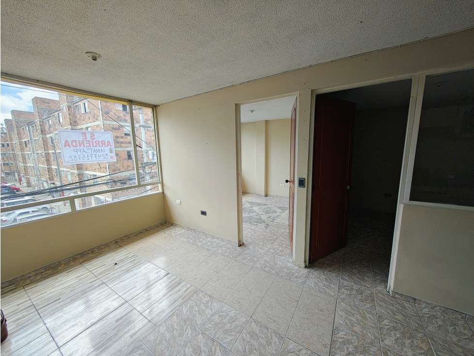 ¡AtenciÃ³n Inversionistas! Casa Rentando en Nuevo Roma - Kennedy — foto 3