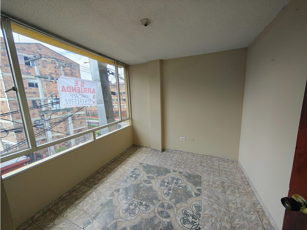 ¡AtenciÃ³n Inversionistas! Casa Rentando en Nuevo Roma - Kennedy — foto 4