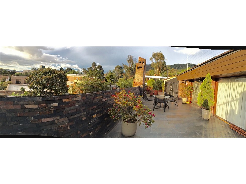 SANTA ANA ORIENTAL TOWN-HOUSE EN VENTA