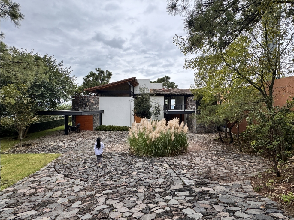CASA EN RENTA I VISTA AL LAGO EN CONDOMINIO I VALLE DE BRAVO — foto 2