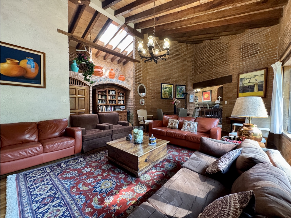CASA EN VENTA | BOSQUE DE AVÁNDARO | JARDÍN 1800 M2 - 4