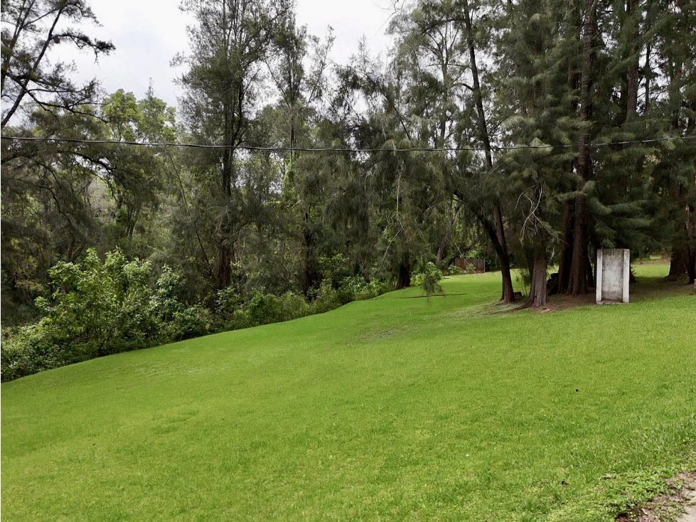 TERRENO EN VENTA | 2,037 M2 | VALLE DE BRAVO - 3