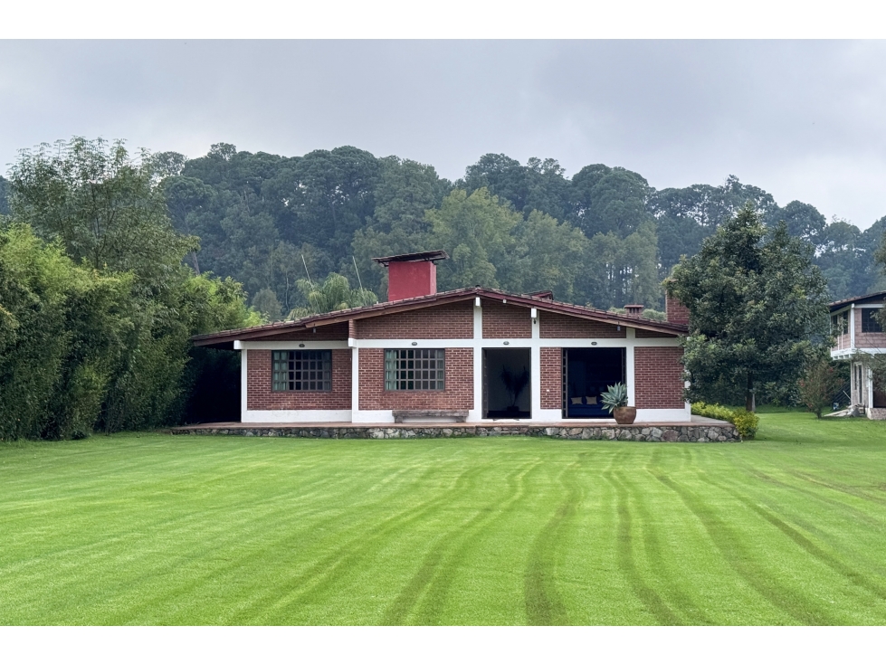 CASA EN RENTA CERRO GORDO | VALLE DE BRAVO | AVÁNDARO | JARDIN PLANO