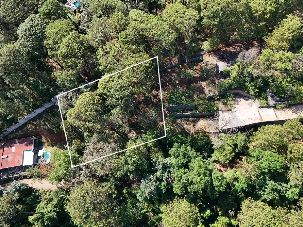 TERRENO EN VENTA | 1761 M2 | CLUB DE GOLF AVÁNDARO | VALLE DE BRAVO