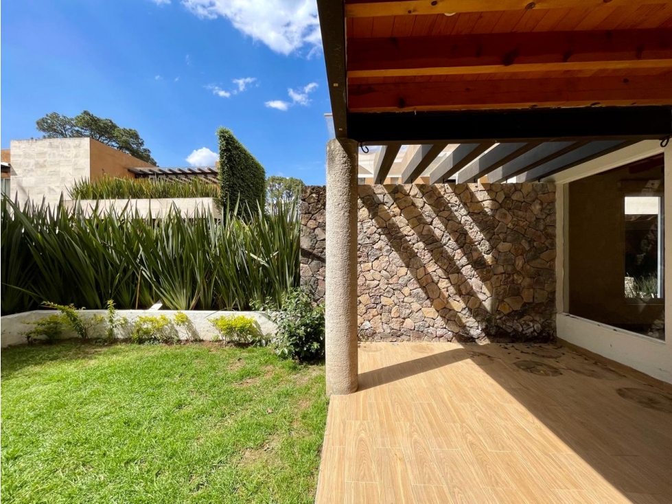 CASA EN RENTA AVANDARO I SIN MUEBLES I JARDIN I JACUZZI