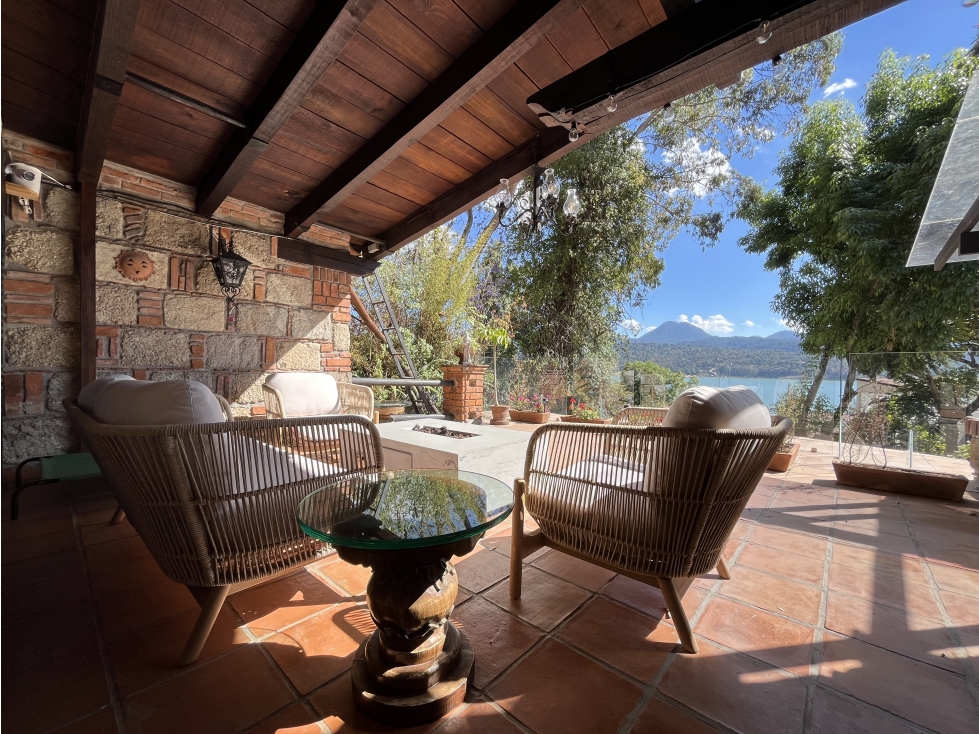 CASA EN RENTA I VISTA AL LAGO I JACUZZI I AMUEBLADA I VALLE DE BRAVO