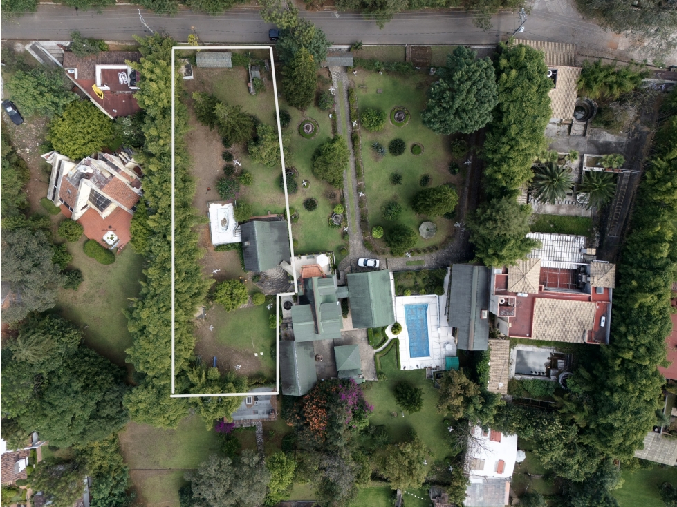 TERRENO EN VENTA | 1,166 M2 | AVANDARO | CLUB DE GOLF | CENTRICO — foto 2