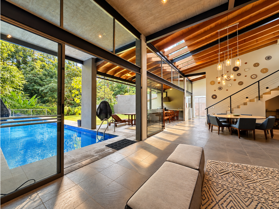 CASA EN VENTA | AVANDARO | JARDIN Y ALBERCA — foto 2