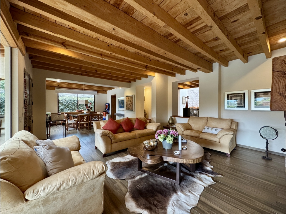 CASA EN VENTA I CERCA DEL CLUB DE GOLF I JARDIN I ALBERCA I AVANDARO — foto 2