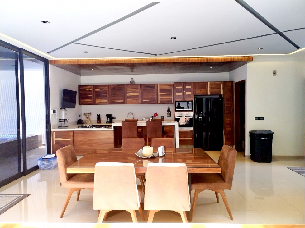 CASA EN RENTA | AMUEBLADA | ZONA AVANDARO