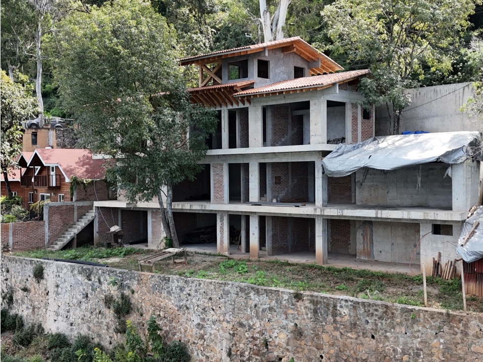 CASA EN VENTA | EN OBRA NEGRA | VALLE DE BRAVO | ACCESO AL LAGO — foto 2