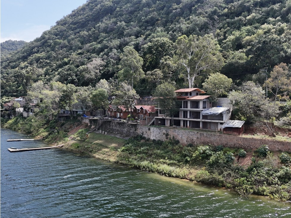 CASA EN VENTA | EN OBRA NEGRA | VALLE DE BRAVO | ACCESO AL LAGO — foto 3