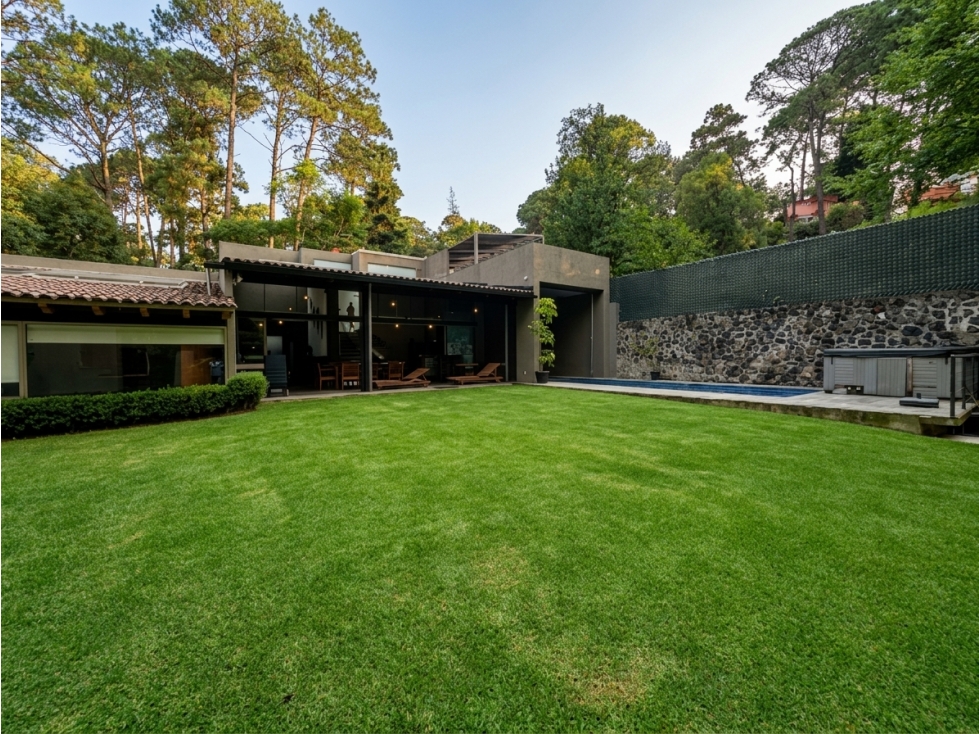 CASA EN VENTA | AVANDARO | JARDIN Y ALBERCA