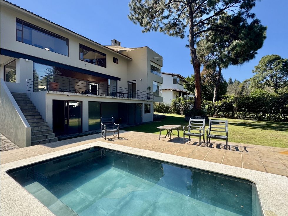 CASA EN VENTA | JACUZZI I JARDIN I CONDOMINIO | AVÁNDARO