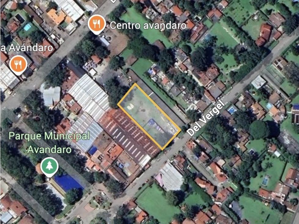 TERRENO COMERCIAL EN VENTA | 2,135 M2 | CENTRO DE AVANDARO