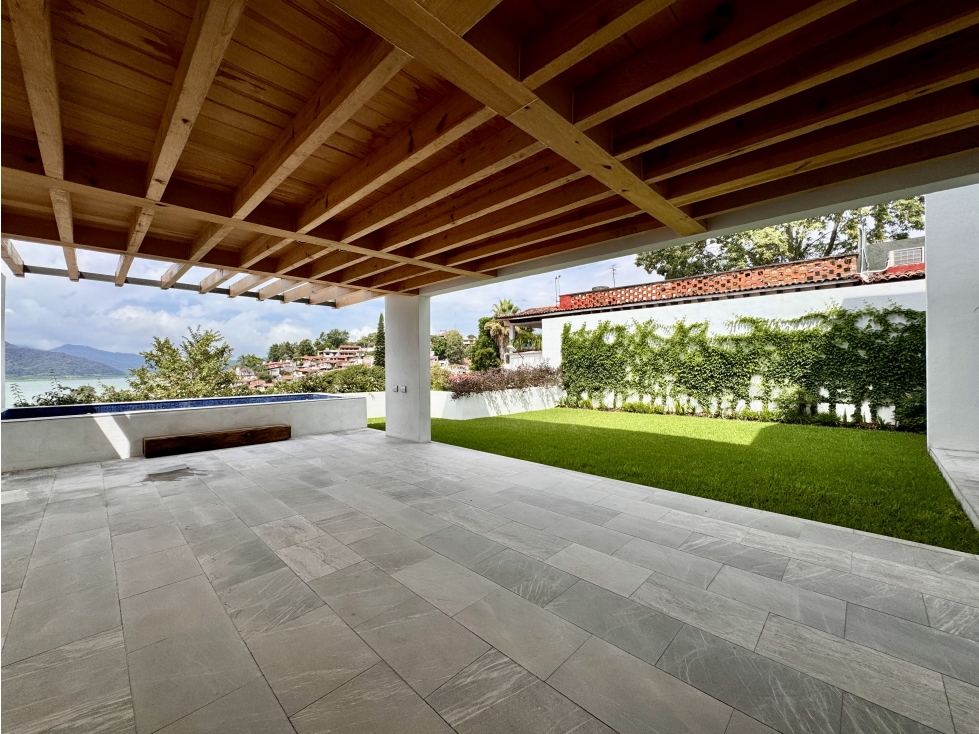 CASA NUEVA EN VENTA | VALLE DE BRAVO | PUEBLO | VISTA AL LAGO — foto 2