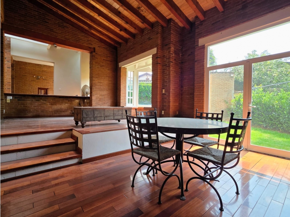 CASA EN RENTA EN AVANDARO I SEMIAMUEBLADA I ALBERCA I JARDIN — foto 6