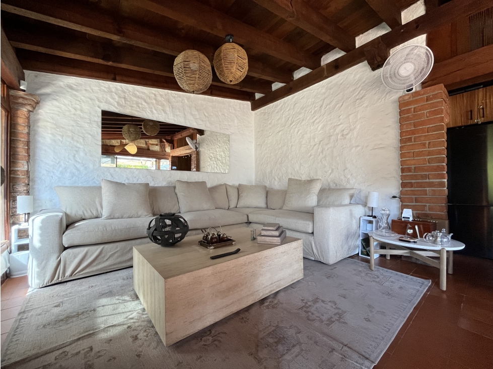CASA EN RENTA I VISTA AL LAGO I JACUZZI I AMUEBLADA I VALLE DE BRAVO — foto 2