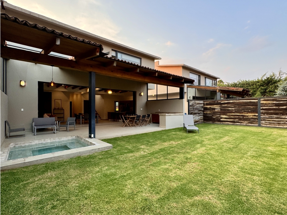 CASA EN VENTA | AVANDARO | CENTRO | VALLE DE BRAVO